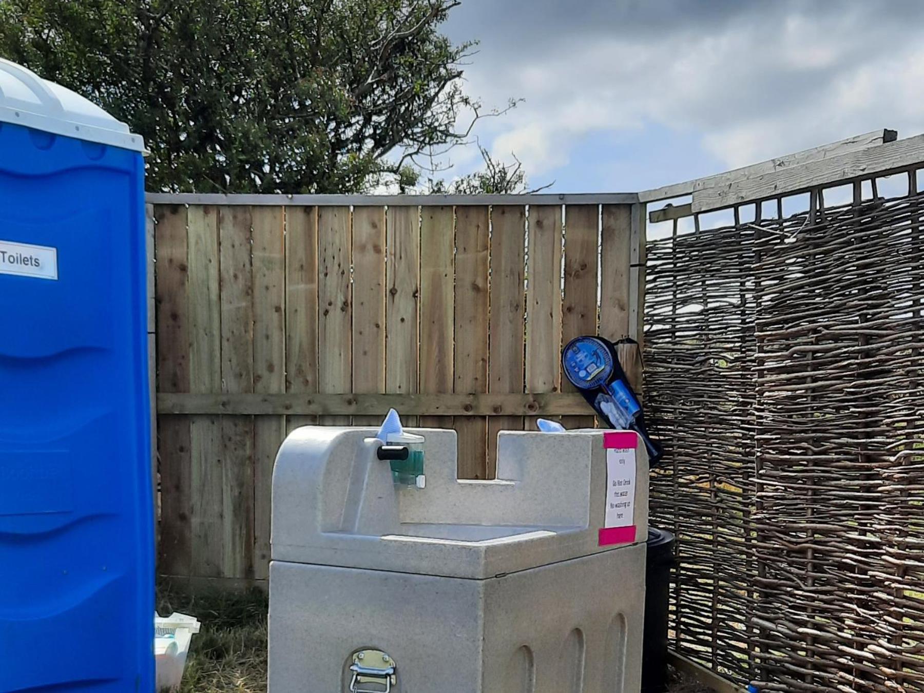 Summit Camping Kit Hill Cornwall Panoramic Views Grass Pitch From 15Pn Or Bella Bell Tent 75Pn Callington Exterior photo